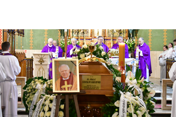 Pogrzeb ks. prałata Stanisława Marchewki – fotorelacja